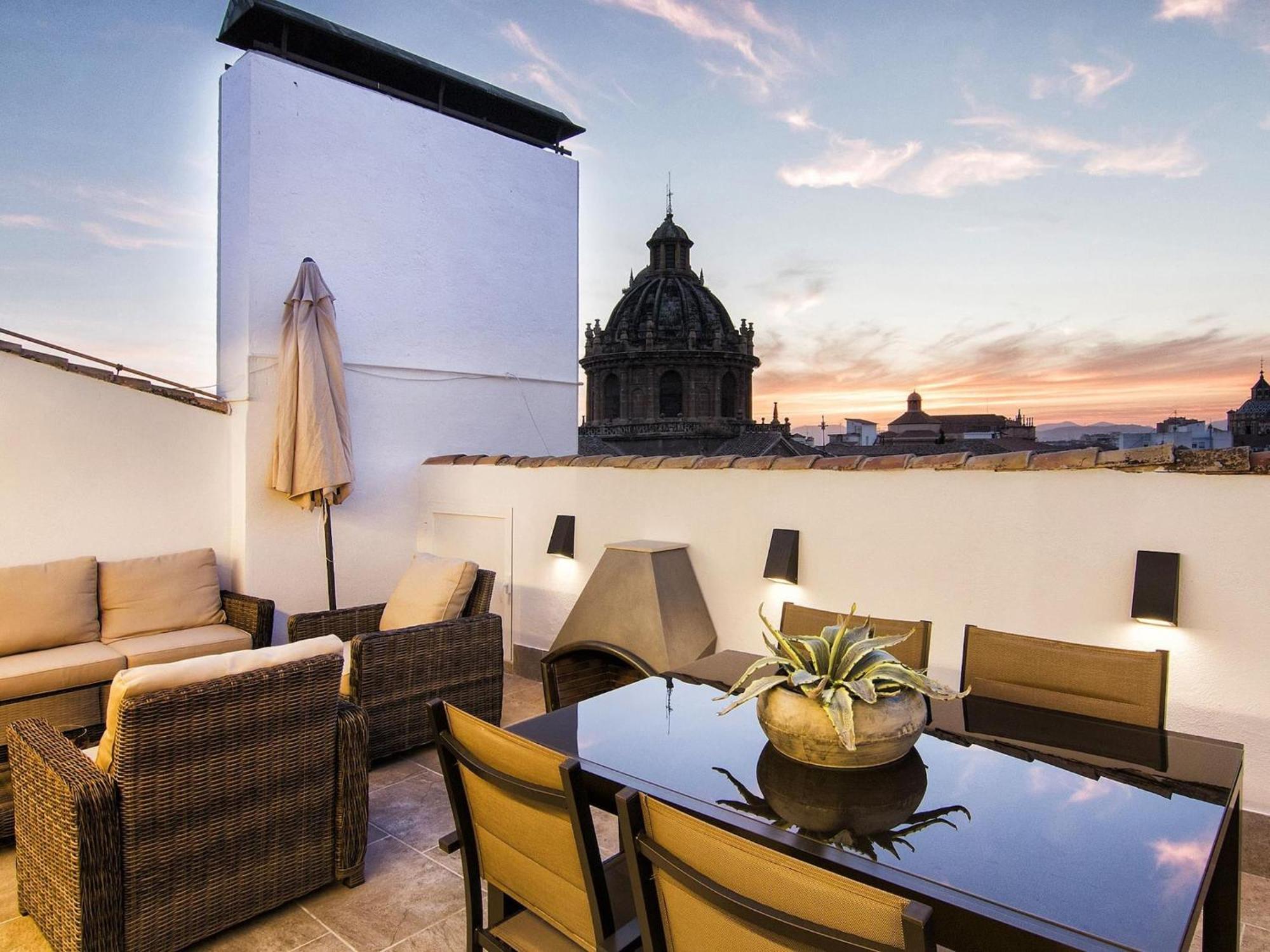 Chezmoihomes Premium Loft Private Terrace グラナダ エクステリア 写真