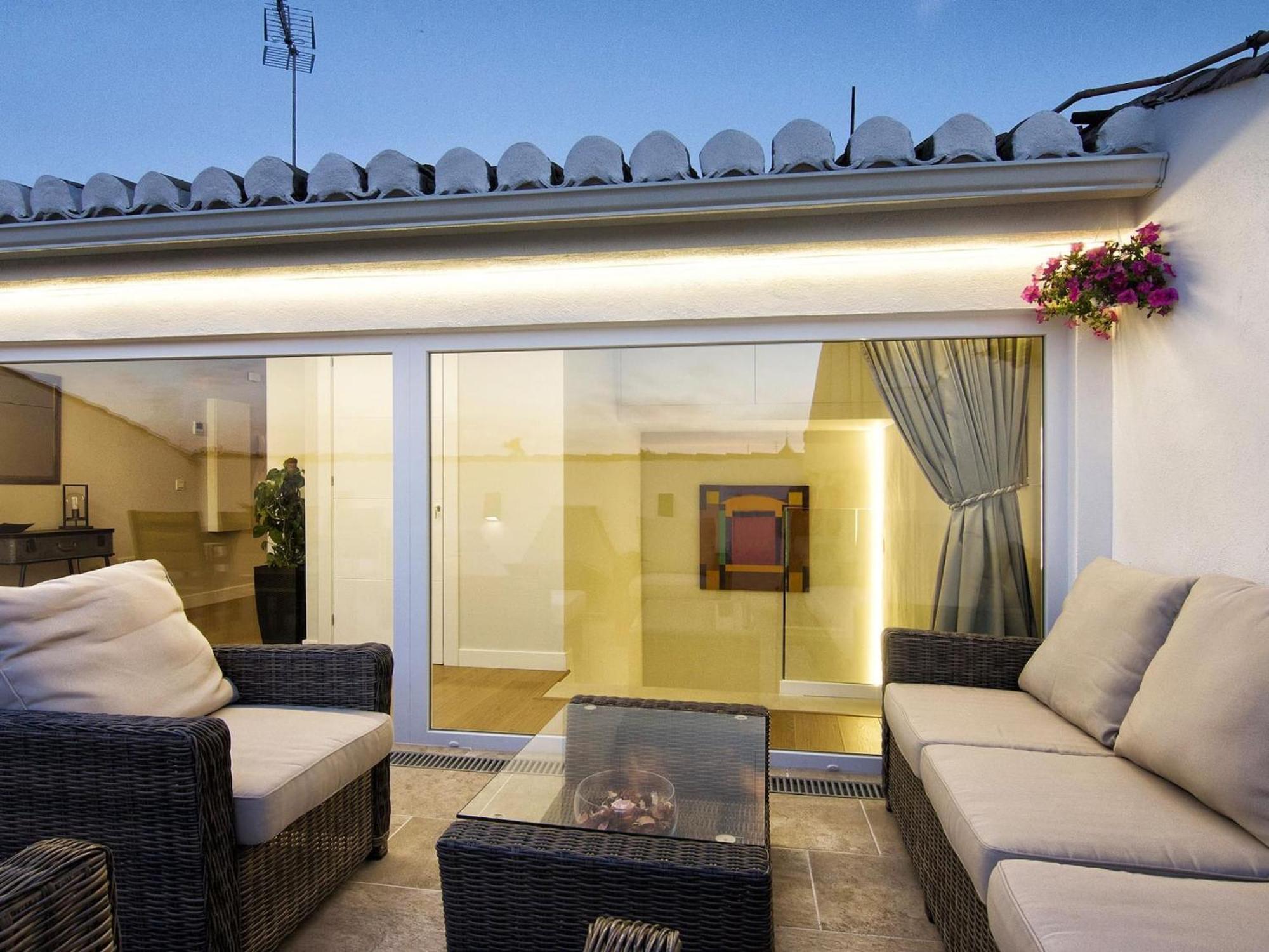 Chezmoihomes Premium Loft Private Terrace グラナダ エクステリア 写真